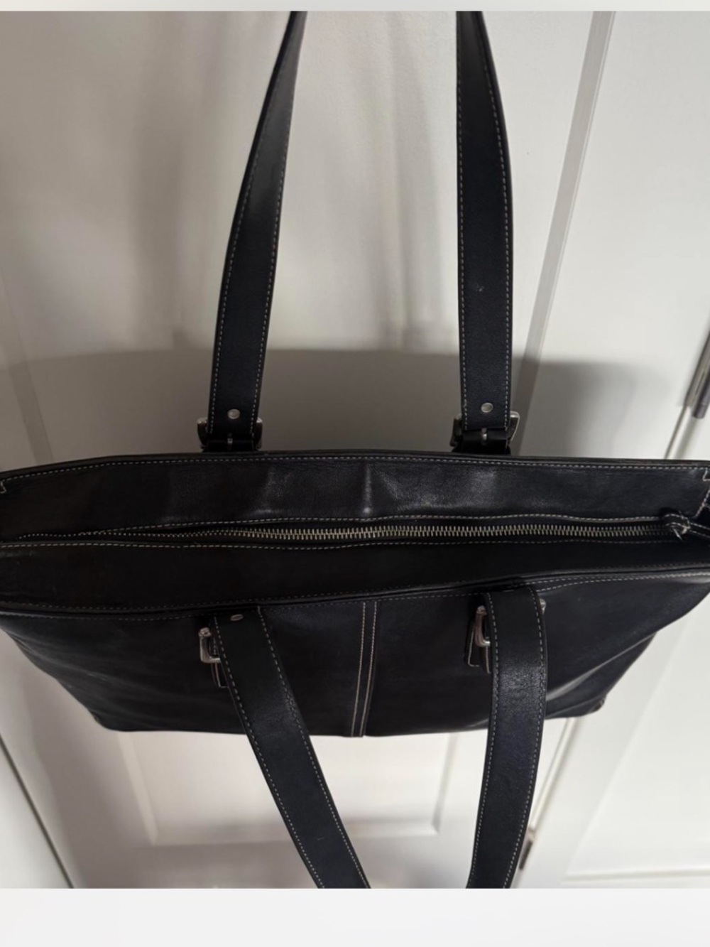 Vintage Coach Classic Black Leather Tote Bag with Contraste Stitching - Picture 5 of 7